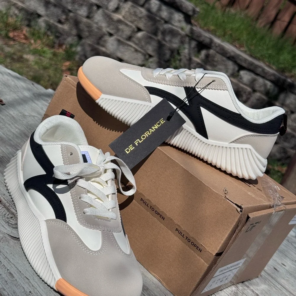 De Florance Vintage Sneakers Women’s Size 9 EU 40 Beige Black Retro Trainer NWT - Picture 1 of 12